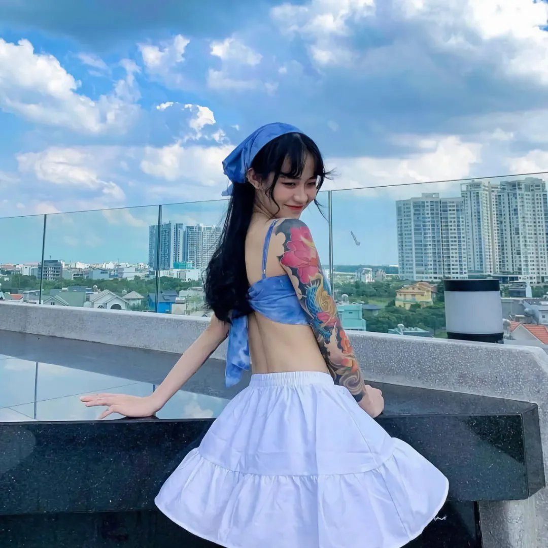 扭曲2025